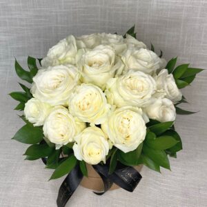 FLOWER BOX COM ROSAS