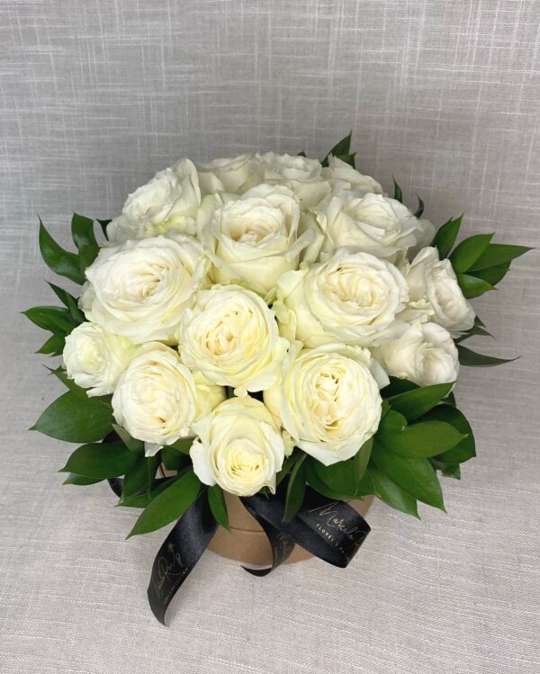 FLOWER BOX COM ROSAS